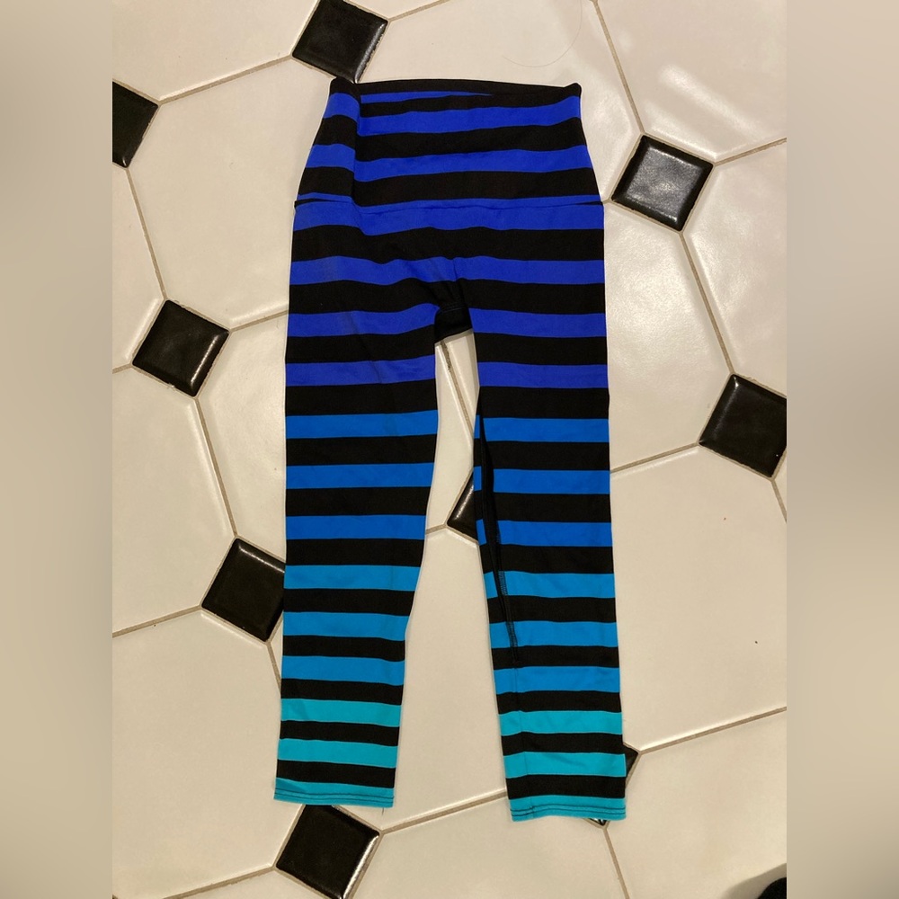 K-deer leggings, cropped size small